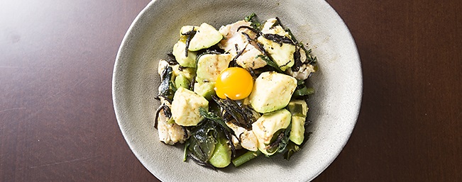 アボカドと春菊の韓国風ユッケ（157kcal）