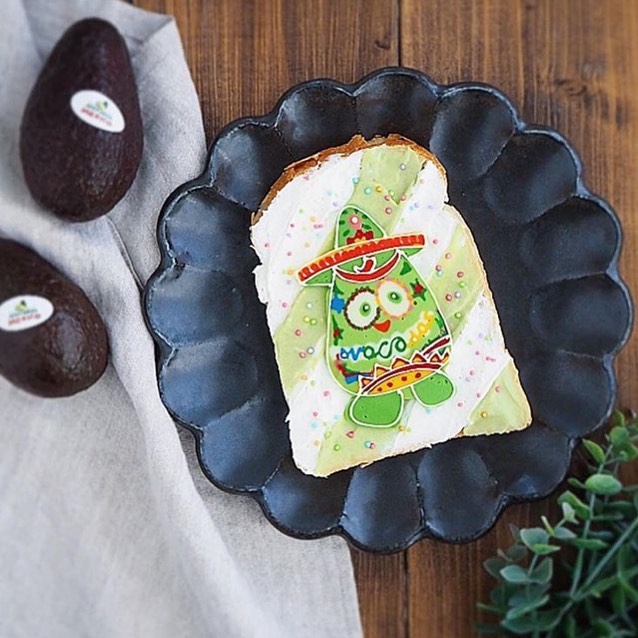 インスタ　トーストがかわいいイラスト入りに変身！